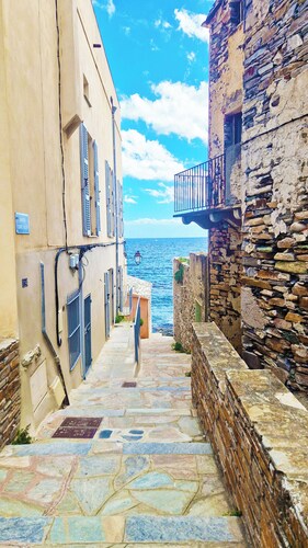 Sublime atypical apartment with terrace in the heart of ERBALUNGA