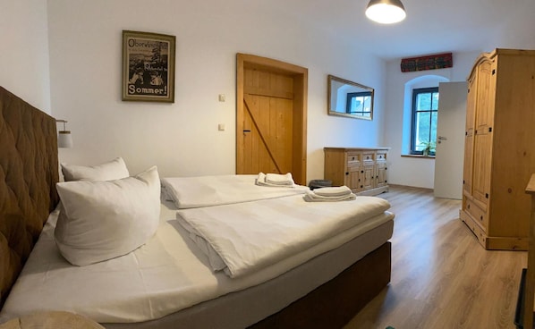8 Schlafzimmer
