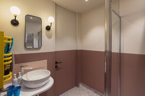 Bathroom - Swallow Barn at Greenclose Farm (Penruddock)