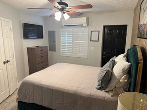 1 غرفة نوم ومكواة/لوح كي وواي فاي وملاءات أسرّة