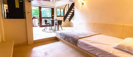 2 bedrooms, in-room safe, iron/ironing board, travel crib