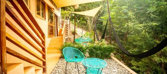 2 Bdrm Loft w/ Garden, Kitchen