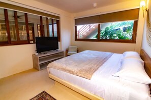 2 bedrooms, in-room safe, iron/ironing board, travel cot