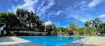 PAVO RESORT