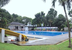 Utomhuspool