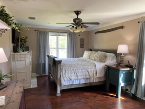 3 chambres, fer et planche à repasser, accès à Internet, literie fournie