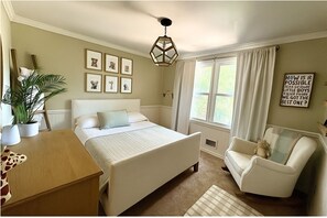 4 bedrooms, desk, iron/ironing board, travel crib