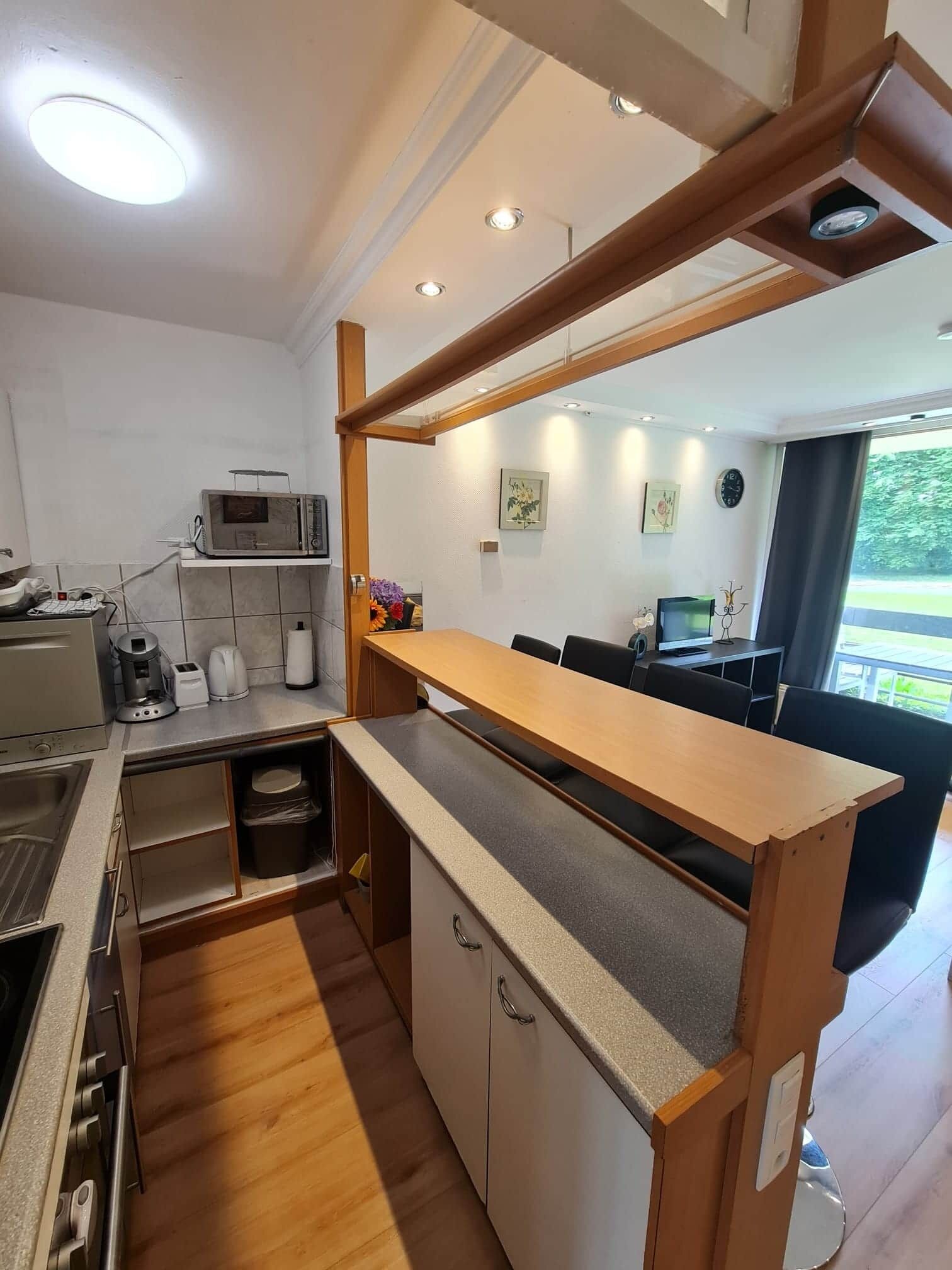 Fridge, microwave, oven, cookware/dishes/utensils