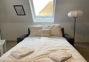 1 bedroom, WiFi, bed sheets