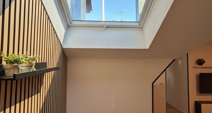 Top-Floor Hideaway for Two in Karlsruhe-Mühlburg – APOLONIAliving