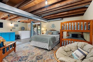 5 bedrooms, WiFi, bed sheets