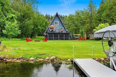 Lakeside A-Frame Retreat on Shawano Lake Channel - 35 Minutes to Lambeau