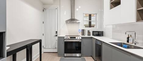 Microwave, oven, stovetop, dishwasher