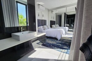 3 soveværelser, strygejern/strygebræt, internetforbindelse, sengetøj