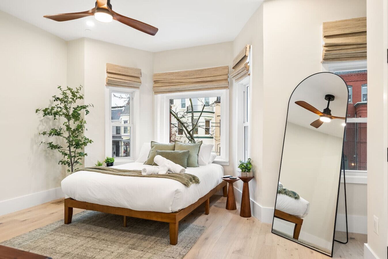 3 bedrooms, desk, iron/ironing board, WiFi