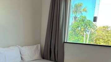 2 bedrooms, internet, bed sheets