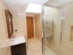 Shower - The Warren Barn (Ripon)