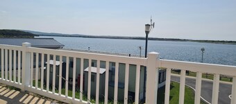 3 Bed Lodge - Sleeps 6 - Parking - Pets - Wifi