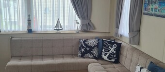 3 Bed Lodge - Sleeps 6 - Parking - Pets - Wifi