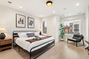 3 bedrooms, desk, iron/ironing board, WiFi