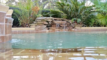 室外泳池、暖水池