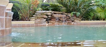 Santos Vacation Villa 12 miles to Disney Spring