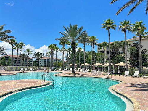Ocean breeze 3bd/2ba Apt with Amazing views amenities in delightful Palm Coast