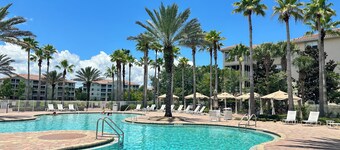 Ocean breeze 3bd/2ba Apt with Amazing views amenities in delightful Palm Coast