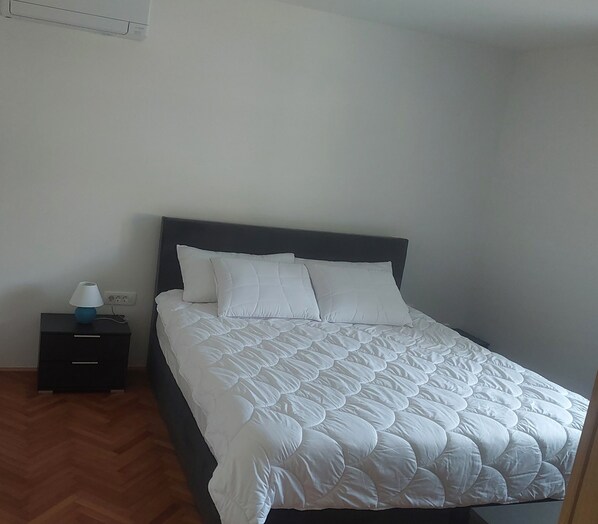 2 chambres, fer et planche à repasser, Wi-Fi, literie fournie