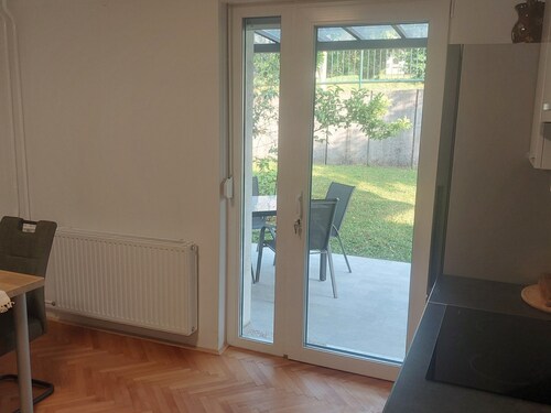 Apartma Crnomelj, comfortable 2-bedroom apartment with AC in Črnomelj