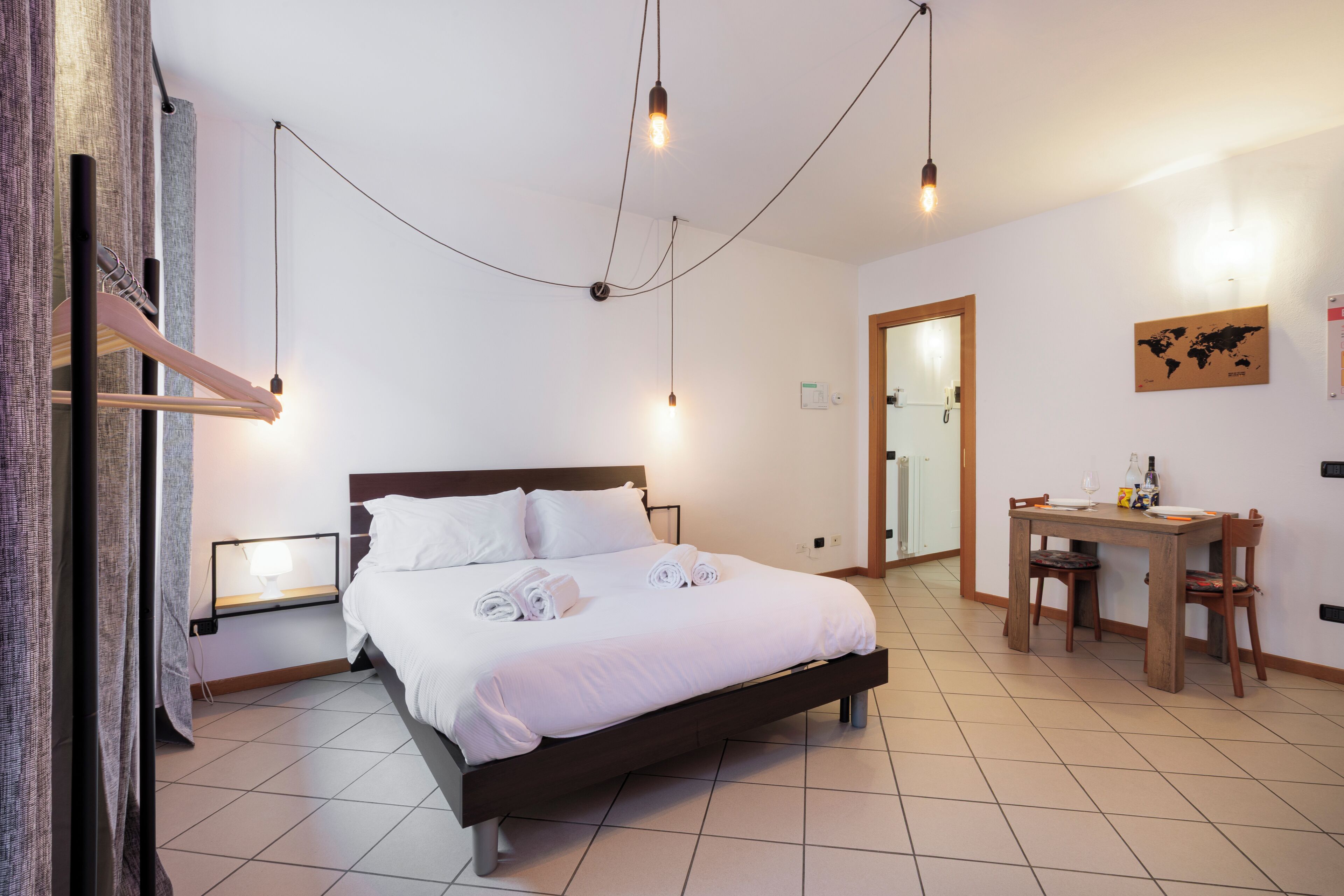 Iron/ironing board, free WiFi, bed sheets