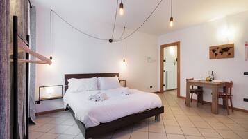 Bügeleisen/Bügelbrett, kostenloses WLAN, Bettwäsche