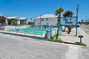 Pool - Sea Foam Mini Suite –  Play in the Sand, not snow! (Panama City)