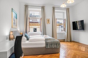 4 bedrooms, WiFi, bed sheets