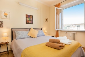 2 bedrooms, WiFi, bed sheets