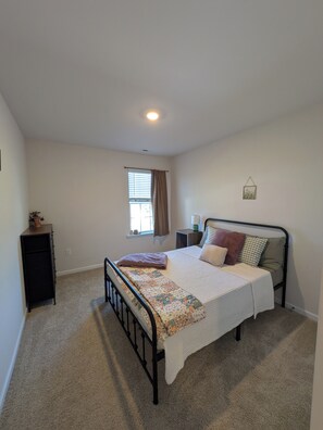 3 bedrooms, WiFi, bed sheets