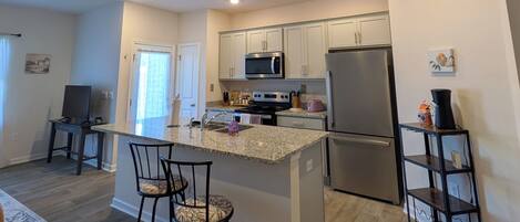 ميكروويف، فرن، موقد طهي مسطح، غسالة أطباق