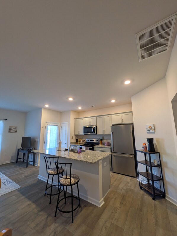 Microwave, oven, stovetop, dishwasher