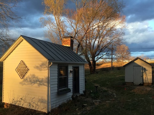 Summer Kitchen Cottage near charming Charlottesville