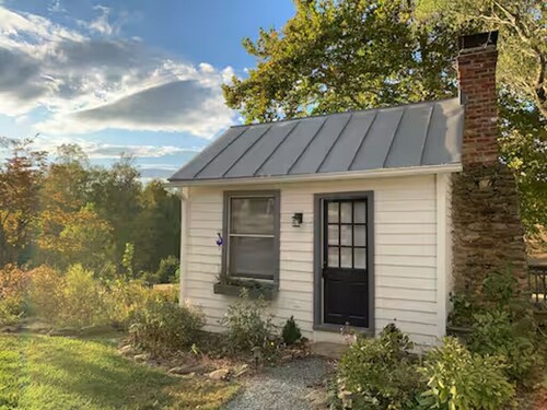 Cozy Cottage Perfect for a Charming Charlottesville