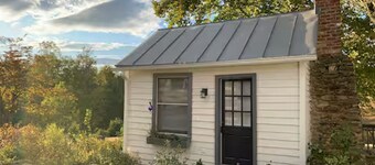 Cozy Cottage Perfect for a Charming Charlottesville