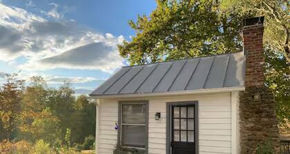 Cozy Cottage Perfect for a Charming Charlottesville