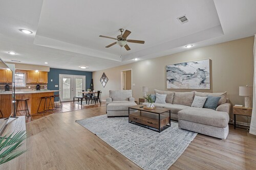 Spacious 4-bedroom house in Jonesboro with Highspeed WiFi