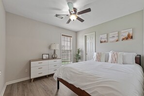 4 bedrooms, iron/ironing board, WiFi, bed sheets