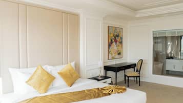 Panoramic Suite, City View