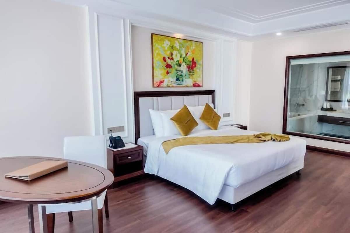 Executive Suite, City View