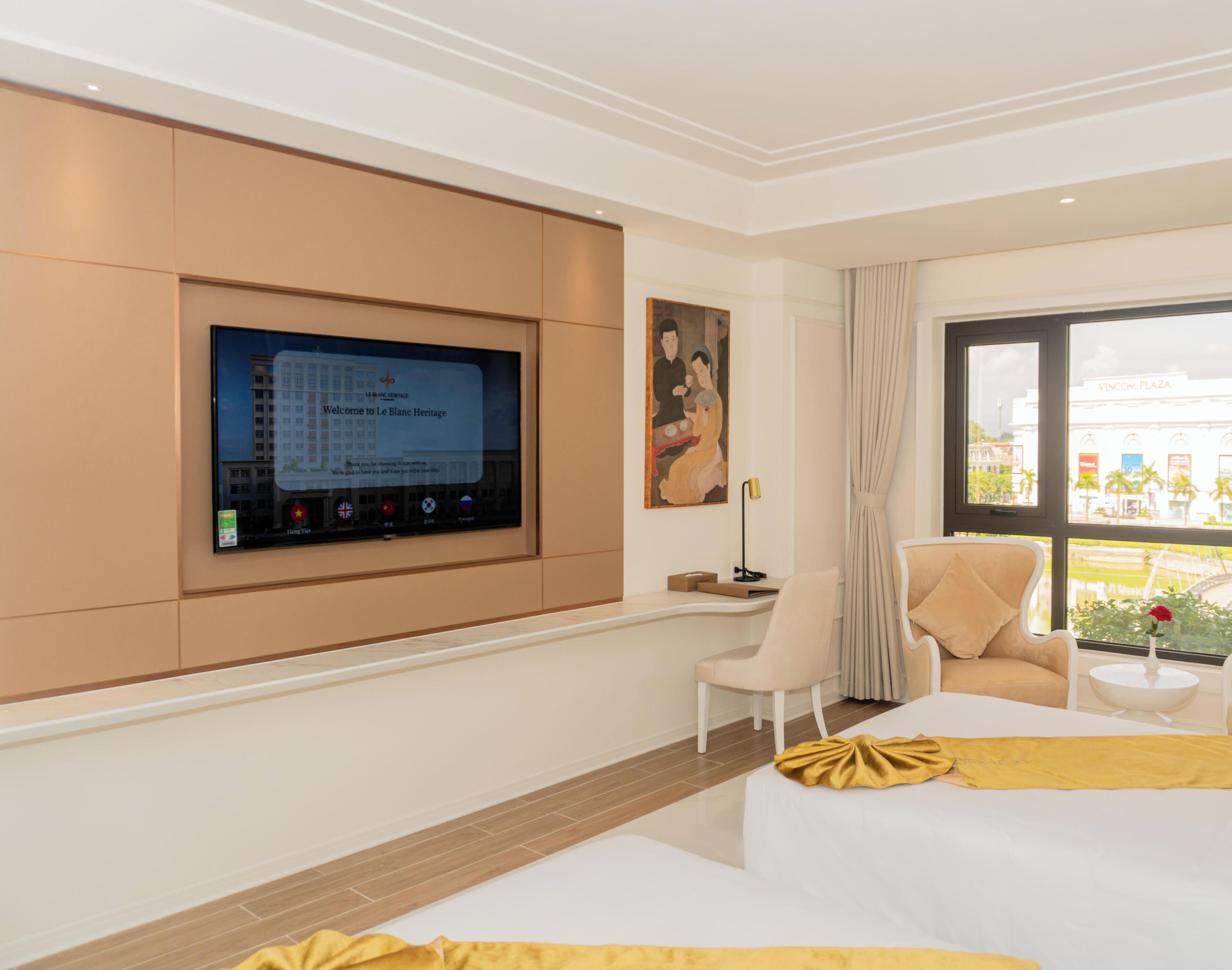 Premium bedding, pillowtop beds, minibar, in-room safe