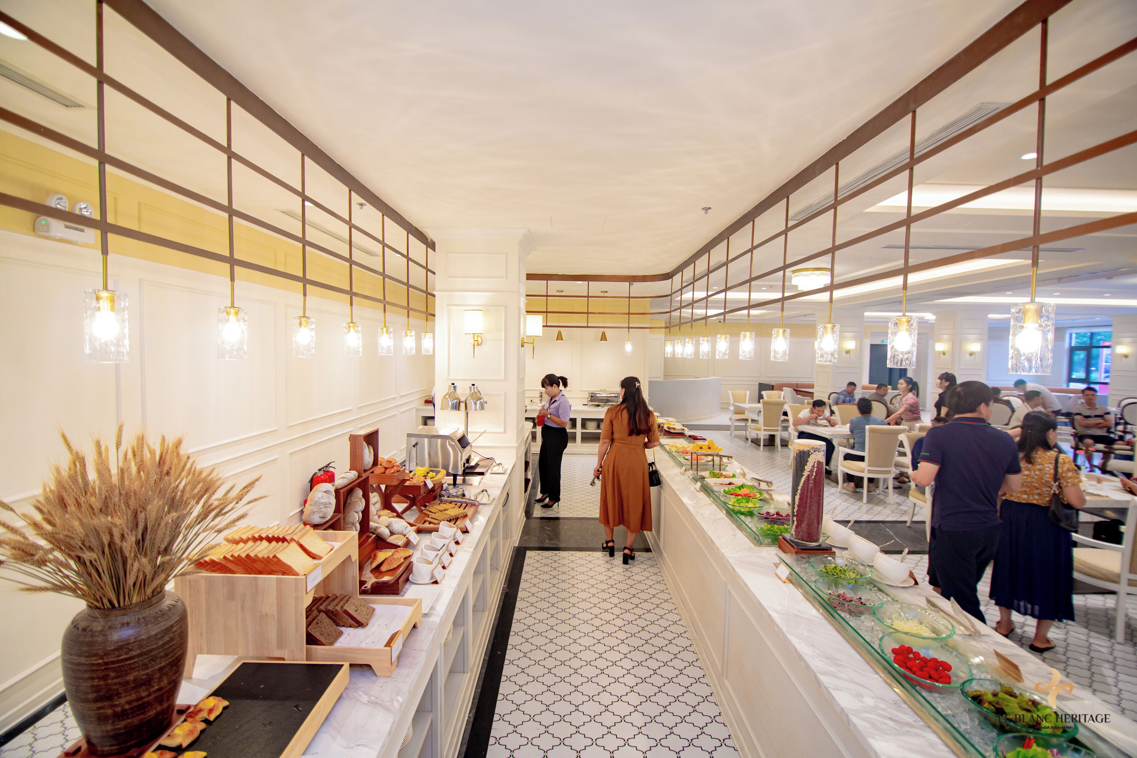 Free daily buffet breakfast