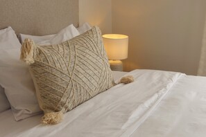 1 slaapkamer, een strijkplank/strijkijzer, wifi, beddengoed