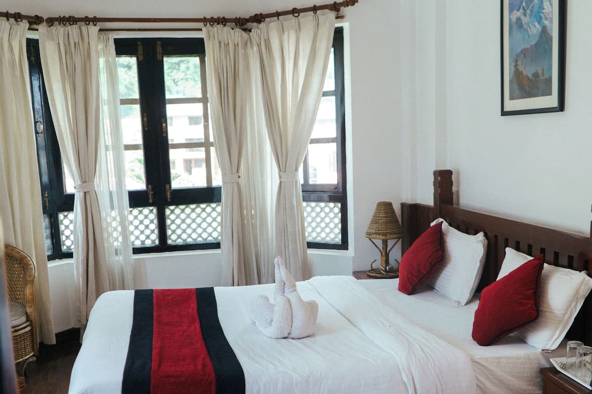 Habitación Deluxe, vista a la colina | Espacio para trabajar con laptop y wifi gratis